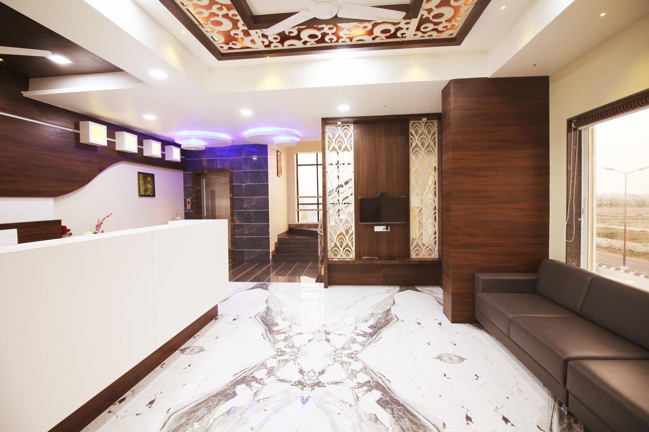 Hotel Vraj Inn Dwārka Bagian luar foto