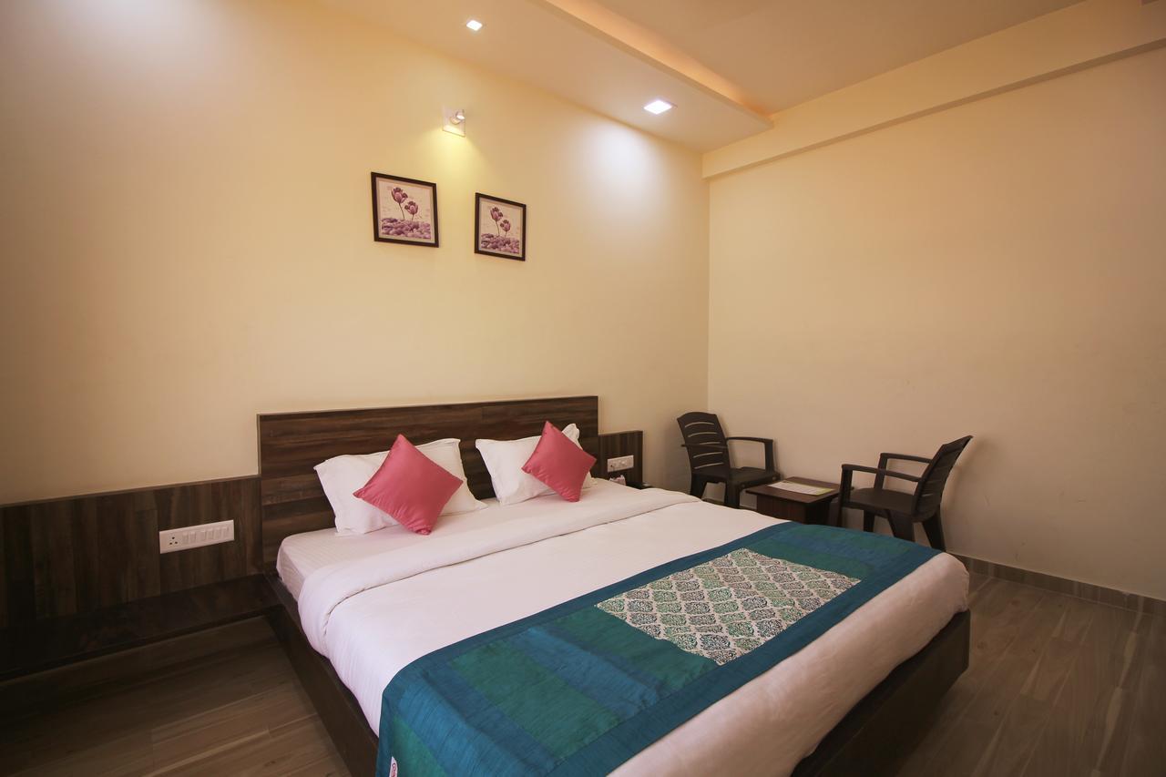 Hotel Vraj Inn Dwārka Bagian luar foto